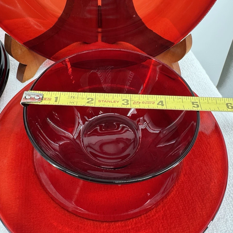 Juego de vajilla vintage años 60 Arcoroc Francia rojo rubí 6 ajustes de lugar 18 piezas usado en excelente estado Foto 2 de 4