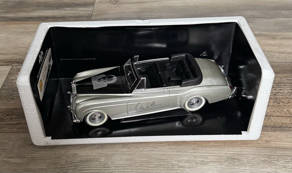 Orson Welles - SOLIDO 1961 Rolls Royce Silver Signature Series 🌟 NEW OPEN BOX! - Image 3 of 4