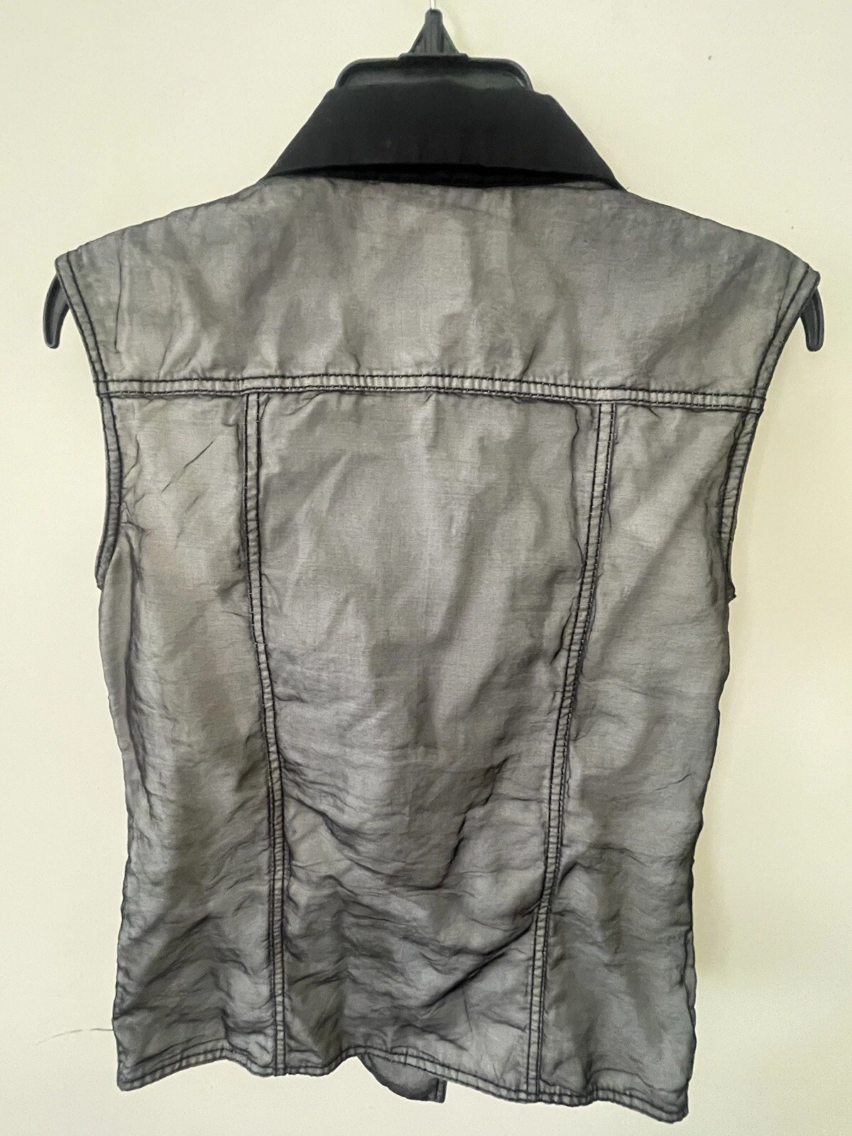 Autentico Gilet Chanel Vintage con Bottoni e Logo CC Primavera 2007 34