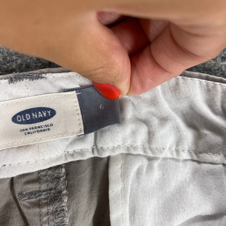 Pantalones Cortos Chinos Old Navy Mujer 6 Gris Tiro Medio Bolsillos Frontales Planos Recortados Regular Foto 4 de 4