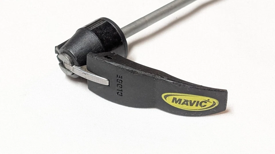 Pincho de rueda retro Mavic CrossMax negro de liberación rápida eje trasero 135 mm QR MTB Foto 3 de 3