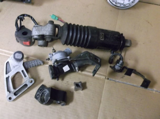 MinkMuページです。 Box of Used Parts for 1993-98 Kawasaki ZX600E | eBay