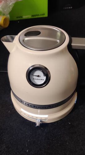 KitchenAid Artisan Almond Cream 1.5L Kettle (FAULTY NOT HEATING) - Picture 12 of 12