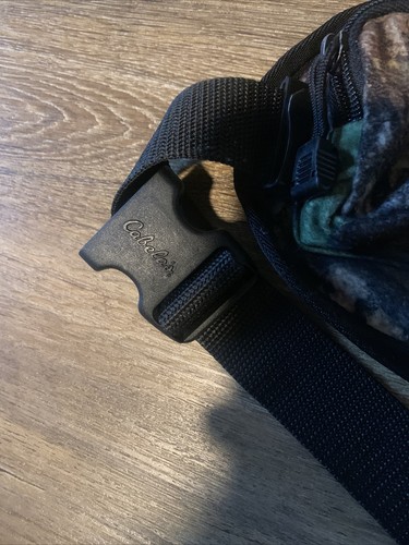 Cabelas Adjustable Hunting Belt With 7 Zip-up Pouches mossyoak camo - Picture 2 of 12