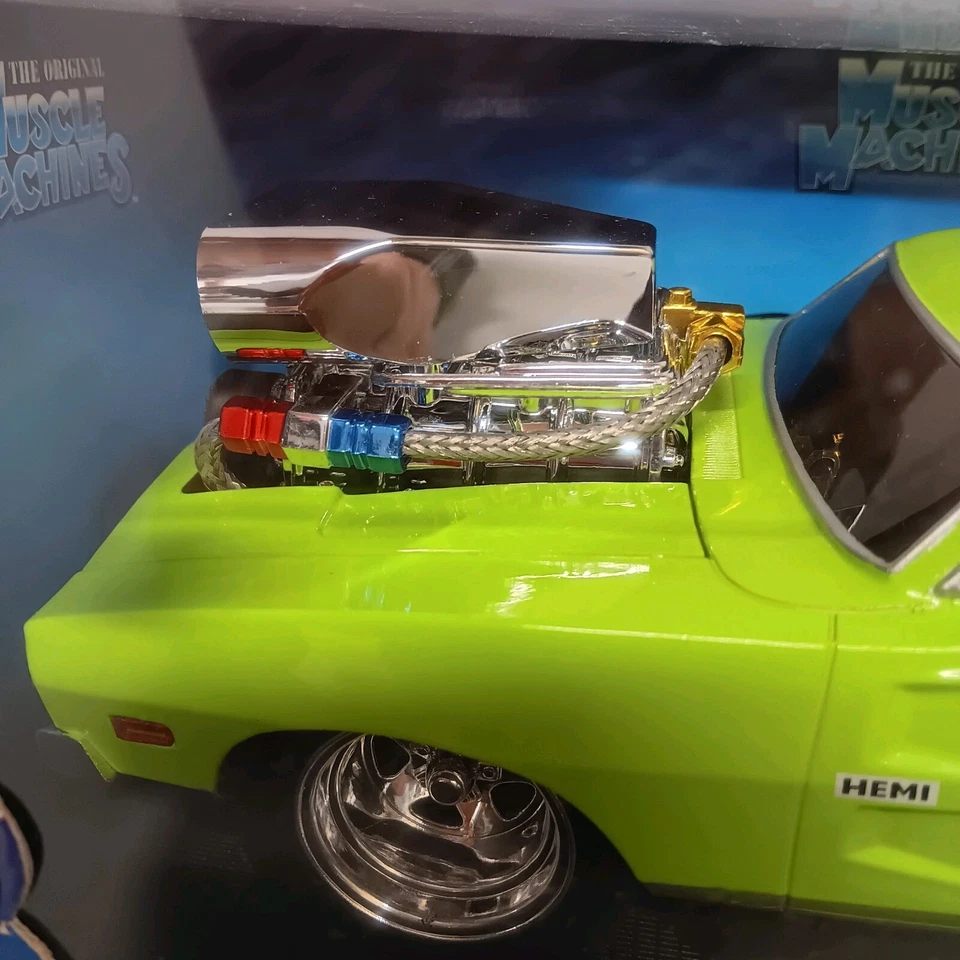 Muscle Machines 69 Dodge Charger Green Chrome 1:18 New In Box California Too Hot - Image 3 of 4