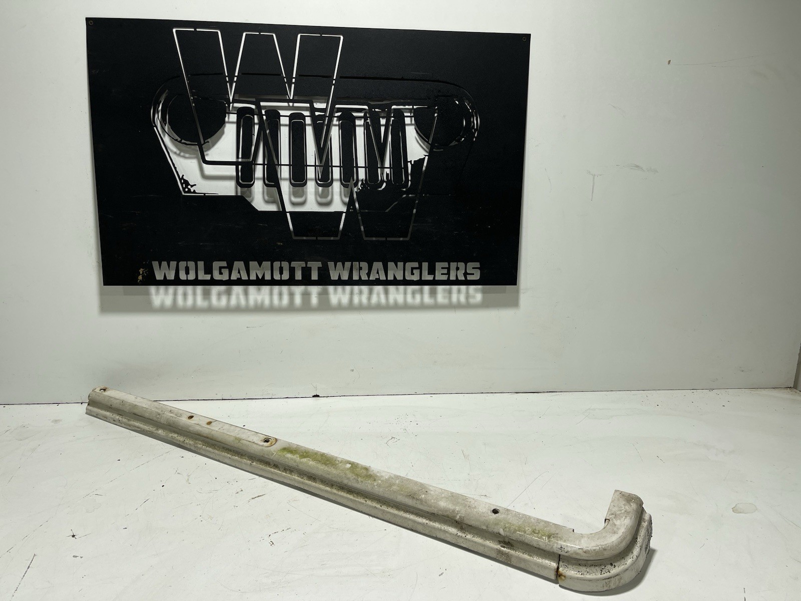 Belt Retainer Rail Body Tub Frame Cut Left Or Right 97-06 Jeep TJ Wrangler Oem