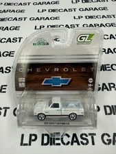 GREENLIGHT 1972 Chevy Cheyenne C10 White 1:64 Diecast