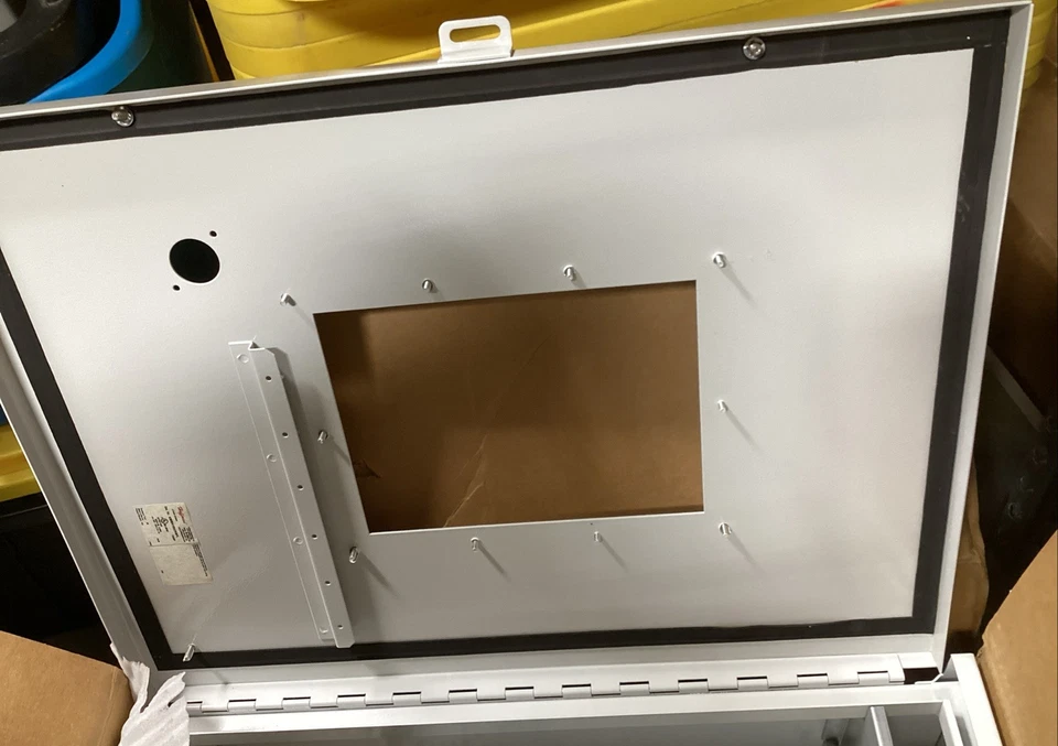 NUEVO Hoffman A30R2410HCR 30”x 24”x 10” gabinete de control de montaje en pared con bisagras Foto 2 de 4