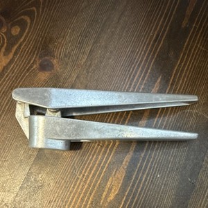 Zyliss Susi Garlic Press Silver Aluminum