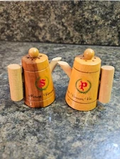 Vintage Souvenir Salt & Pepper Shakers Wooden Teapot Mount Vernon Virginia
