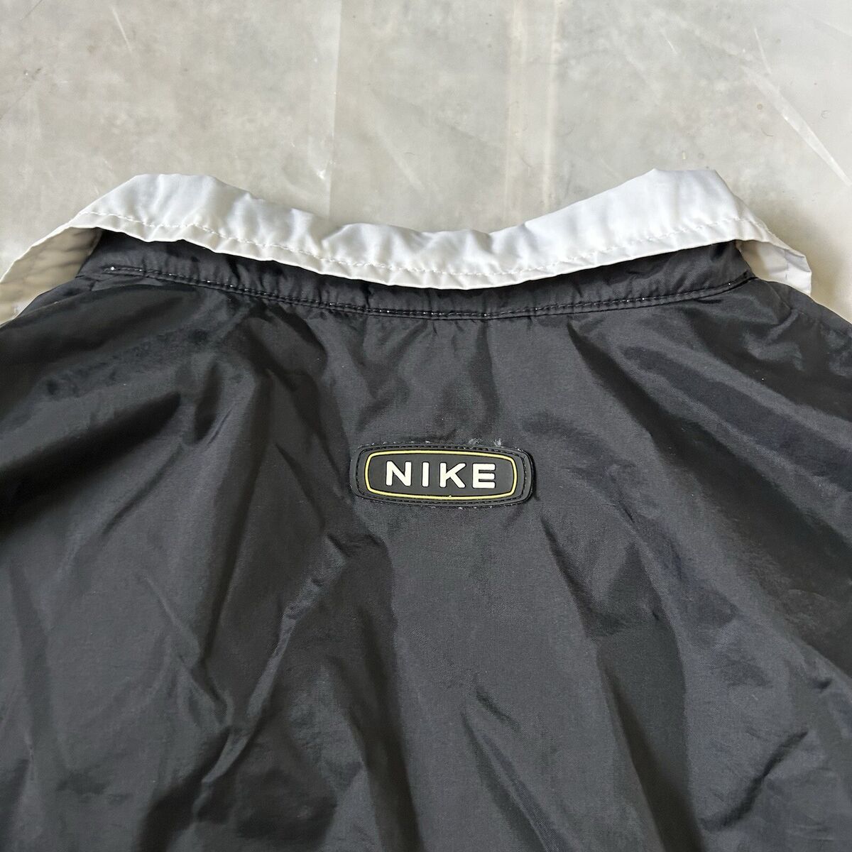 Vintage Nike Windbreaker Jacket Mens L Black & White Full Vintage Nike Windbreaker Jacket Mens L Black & White Full