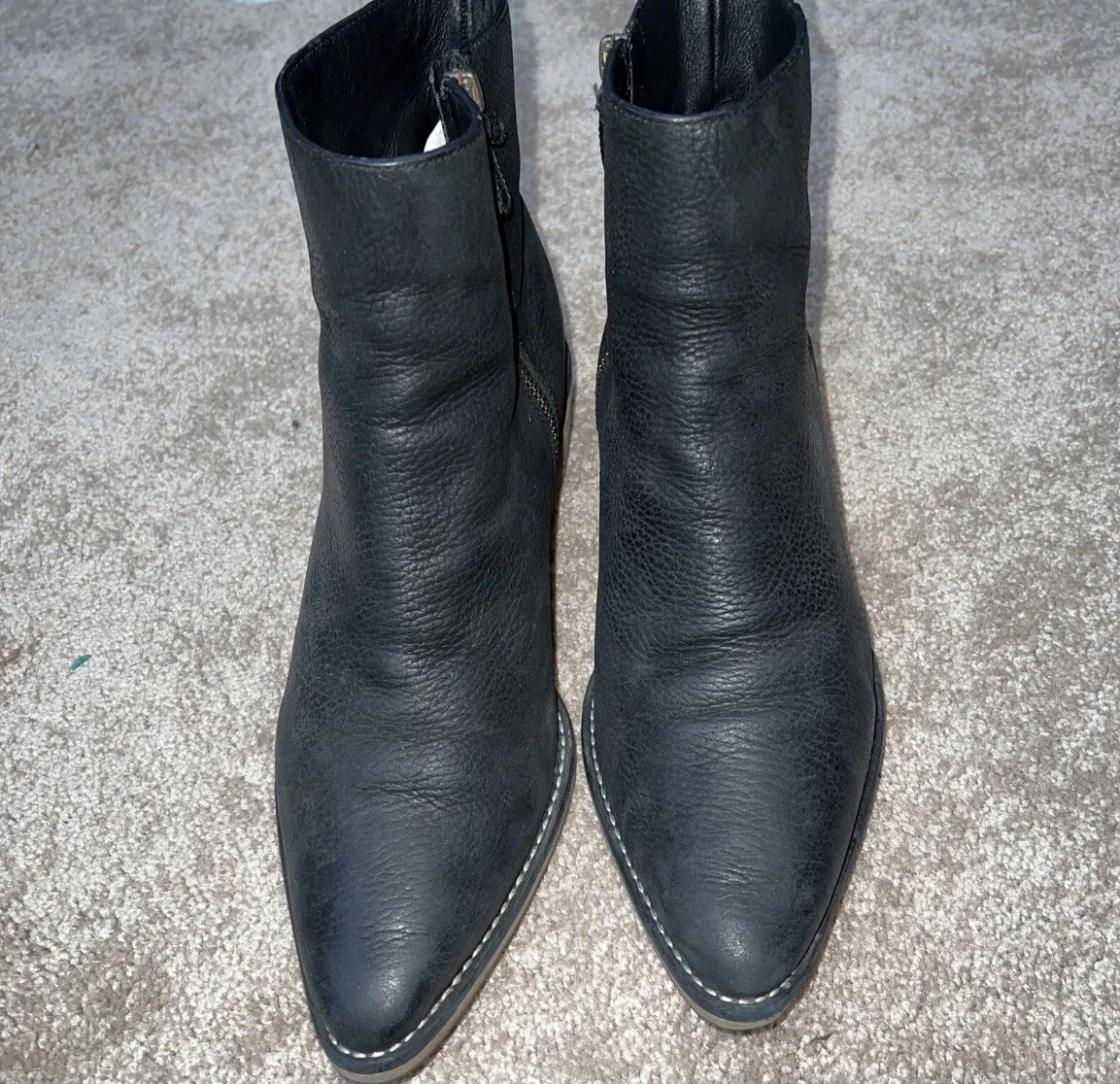Carolina Herrera Chelsea leather ankle boots size 9 5