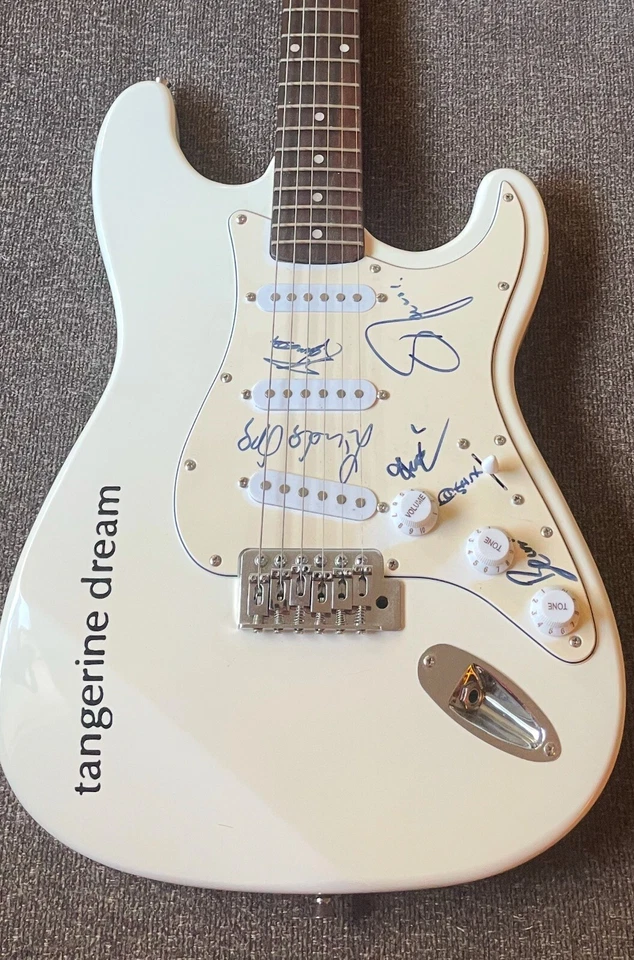 GUITARRA ELÉCTRICA Firmada TANGERINE DREAM TEST Banda Firmas Blanca HUNTINGTON Foto 4 de 4