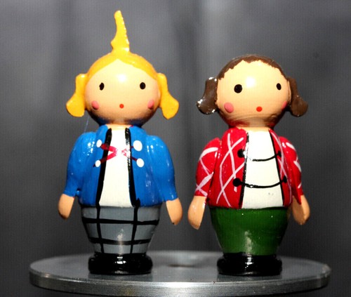 alte Vitrinen Figuren Max und Moritz Erzgebirge Spielzeug Seiffen DDR - Bild 3 von 9