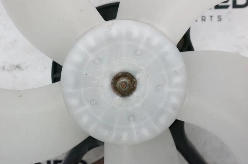 2009-2013 Subaru Forester conjunto de motor ventilador de refrigeração condensador 45121AG000 FABRICANTE DE EQUIPAMENTO ORIGINAL - Imagem 2 de 4