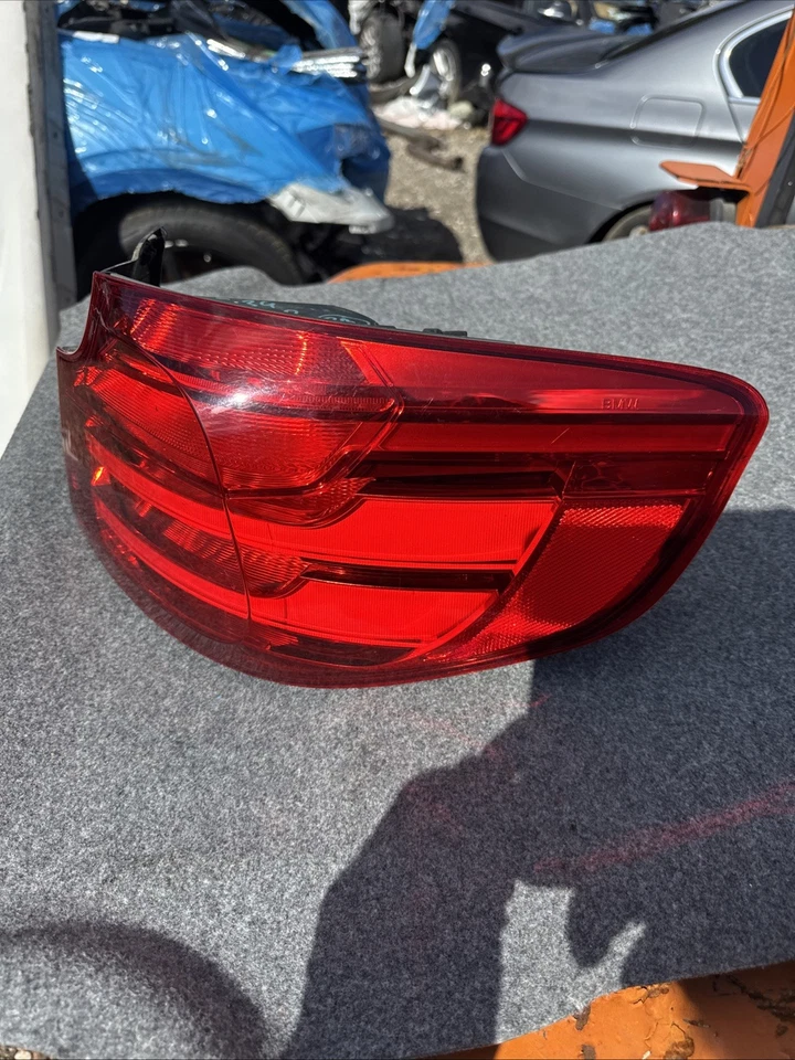 Luz trasera exterior lado derecho conductor BMW F34 328I GT xDrive 14-16 OEM Foto 2 de 4