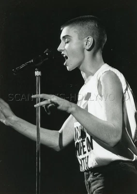 SINEAD O'CONNOR 1970s PHOTO ORIGINAL - Photo 1/2