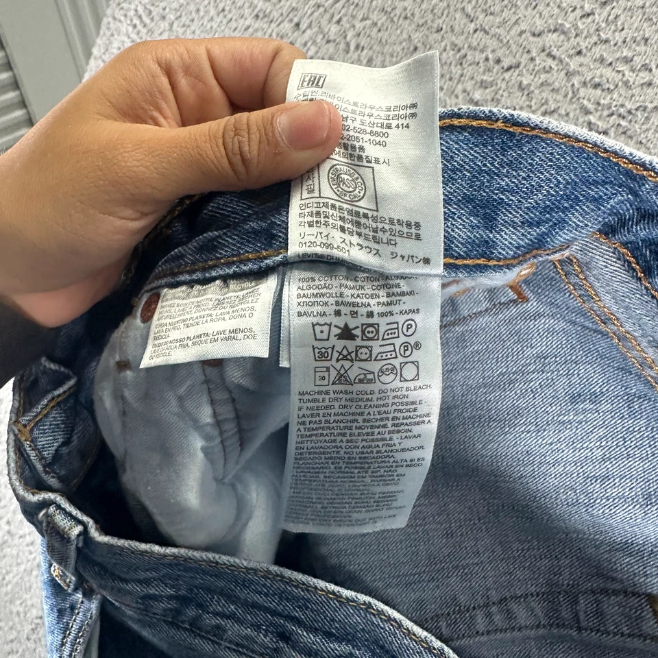 Levi's 501 Jeans Mens 33x29 Blue Denim Cotton Straight Button Fly Workwear Faded - Image 4 of 4