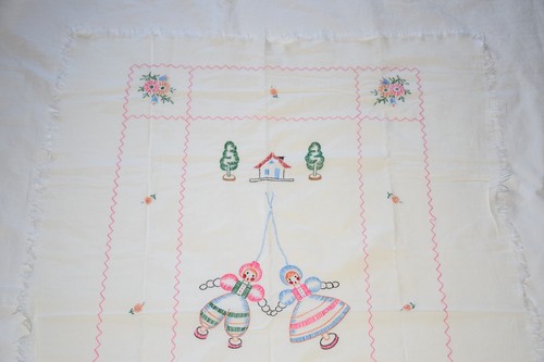 Coperta copriletto culla vintage ricamata a mano giocattoli fiori leggera - Foto 2 di 10