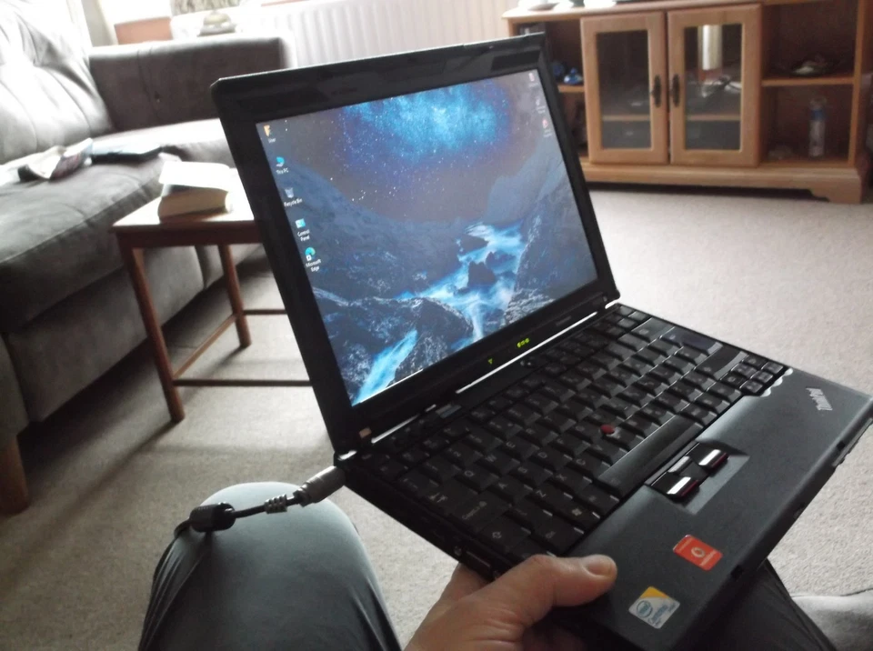 Thinkpad X200S Laptop 1.86 GHz Dual Core 4GB RAM 128 GB SSD - Windows 10 Pro!! - Image 2 of 4