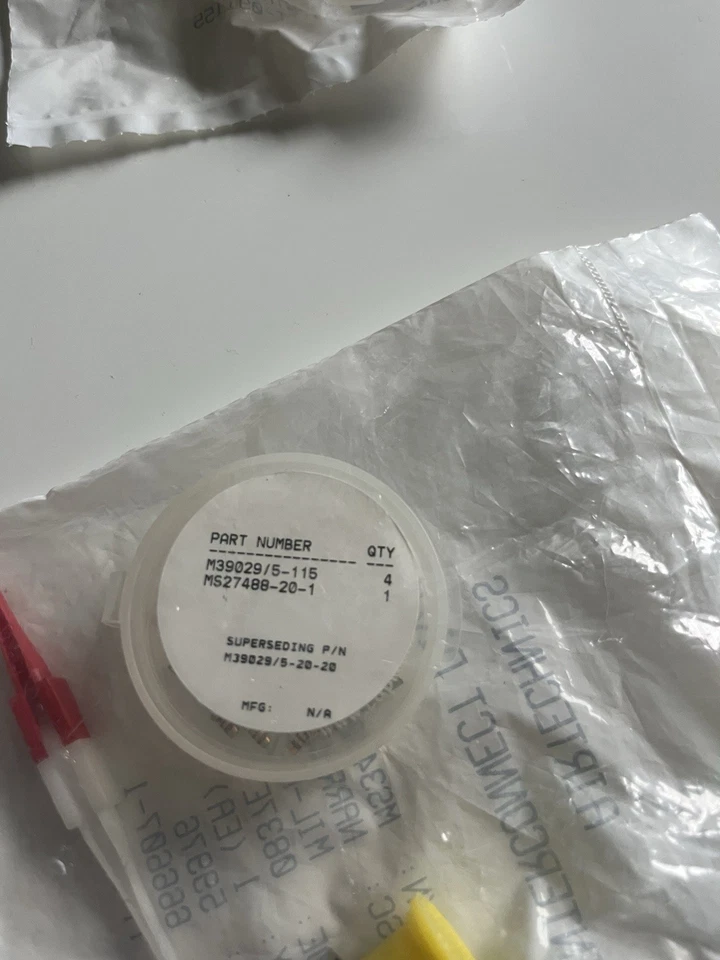 AERO MS3470L8-33S Connector Kits 4 Pin w/ M39029/5-115 Contact Kit - Image 4 of 4