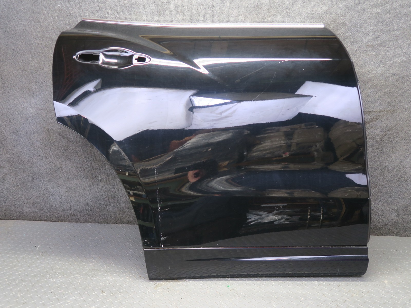 2017-2020 MASERATI LEVANTE M161 REAR RIGHT DOOR SHELL PANEL BLACK