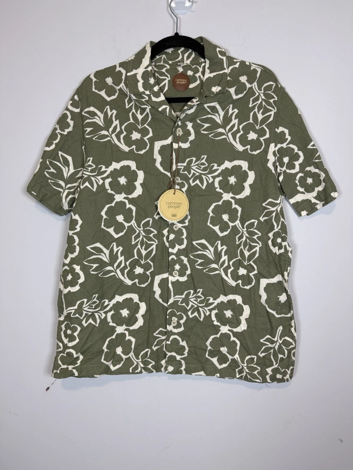 NWT Common People Mens HUGO Button Shirt Green Hawaiian floral Short Sleeve Med
Opens in a new windo