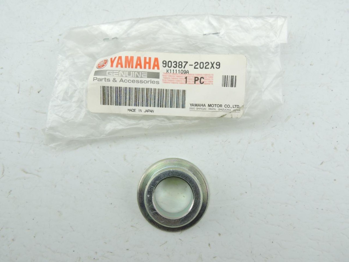 NOS Yamaha Rear Axle Spacer Collar FJ FZR GTS XV 90387-202X9 Y63b