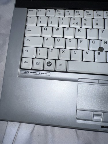 Fujitsu Lifebook S7210 14" Laptop UNTESTED PHYSICALLY LOOK INTACT - Picture 3 of 5