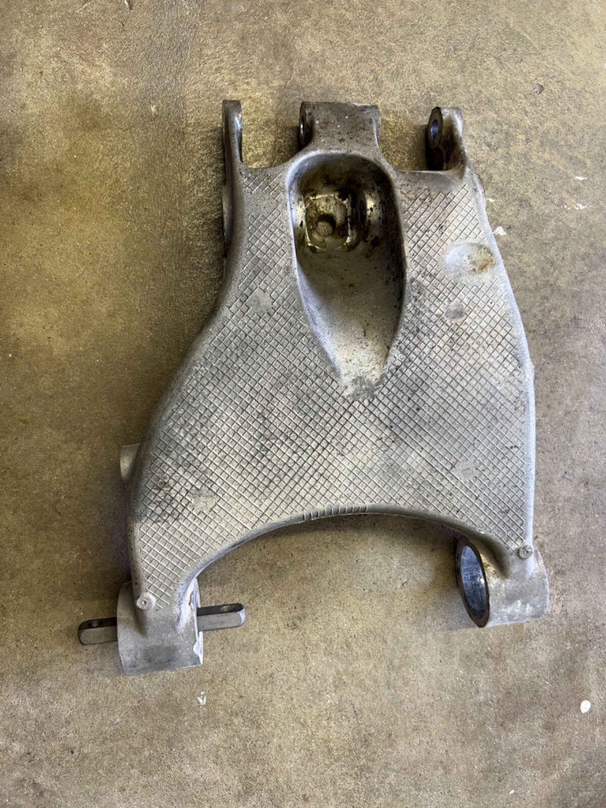 Ferrari Cali t California 458 LH lower rear control arm 810450 810463 FF F12