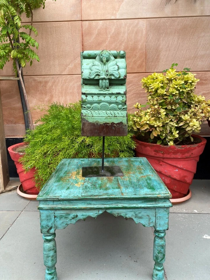 Antiguo soporte de pared indio de madera tallada a mano con motivo verde con soporte de hierro Foto 4 de 4