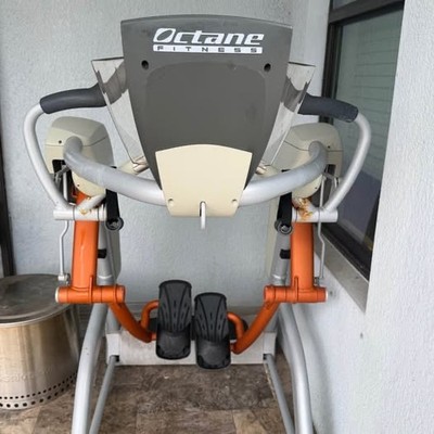 Octane Fitness ZR8  Zero Runner Pre-owned (Delivery May Be An Option) 