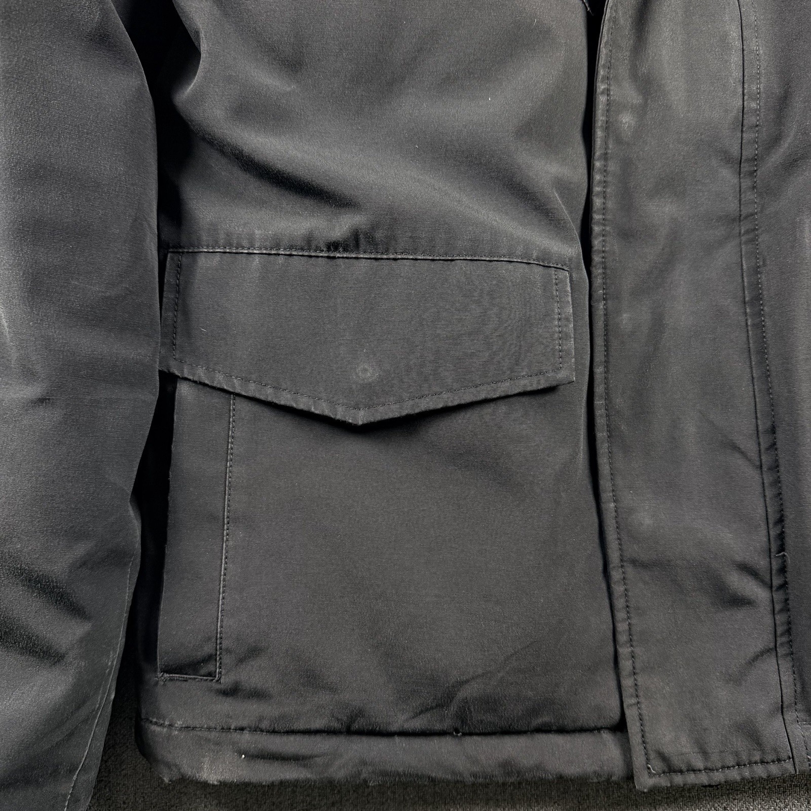 Canada Goose Burnett Jacket Black Men’s Medium M Hooded Down Parka Coat thumbnail 4