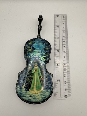 Russian Hand Painted Lacquered Papier Mache Violin Trinket Box   Winter Scene