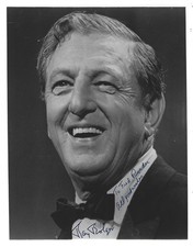 Wonderful RAY BOLGER Signed 8 x 10 Photo The Wizard of Oz