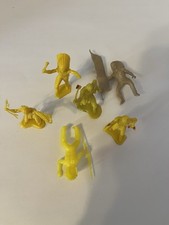 Vintage Plastic Native American Indian Toy Figures Lot Yellow Tan 1960s Western
