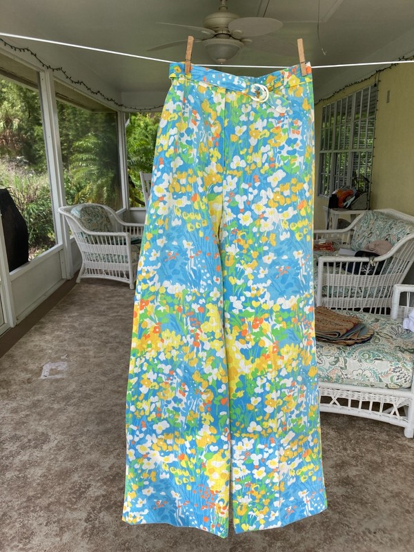 Vtg. Gordon of Philapelphia Blue/Yellow Floral Pants Size 10