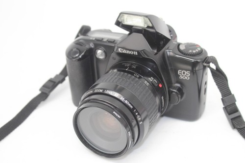 F x6 Vintage analoge Spiegelreflexkameras inkl. Ricoh KR-5, Minolta Dynax 3xi, Canon EOS 500 - Bild 15 von 20