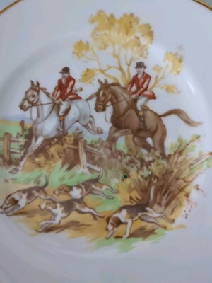 Royal Tara Fine Bone China Ireland Hunting Scene 6 Dessert & 1 Cake Plate