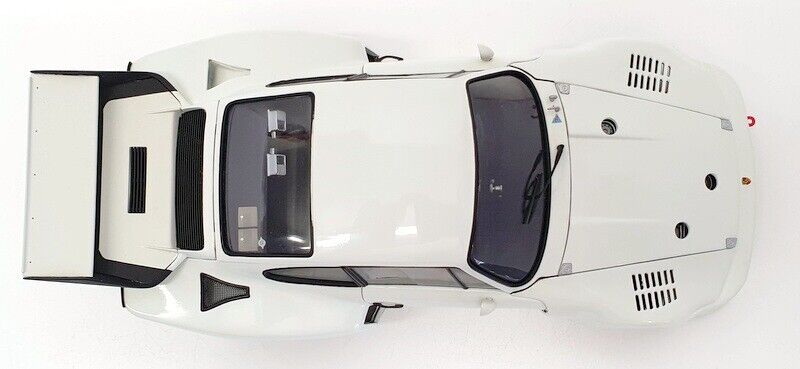 Exoto 1/18 Scale Diecast 18100 - 1976 Porsche 935 White Exoto 1/18 Scale Diecast 18100 - 1976 Porsche 935 White