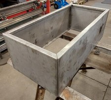 Fioriera in kit di assemblaggio completa di bulloneria e chiavi per il montaggio