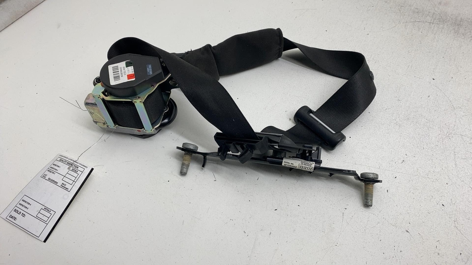 ⭕ 2017-2020 Maserati Levante Front Driver Side Seatbelt Black Left LH 634208500