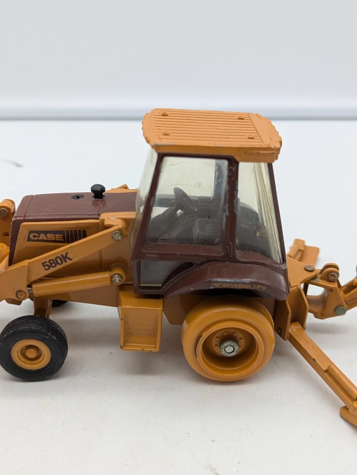 CASE 580K Tractor Loader Backhoe Yellow Die Cast Metal 1/32 Scale ERTL Vintage - Image 4 of 4