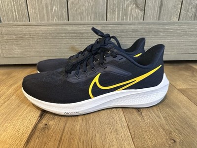 Nike University Of Michigan Zoom Pegasus 39 Shoes Size 11 Women s Size 9.5 Men s