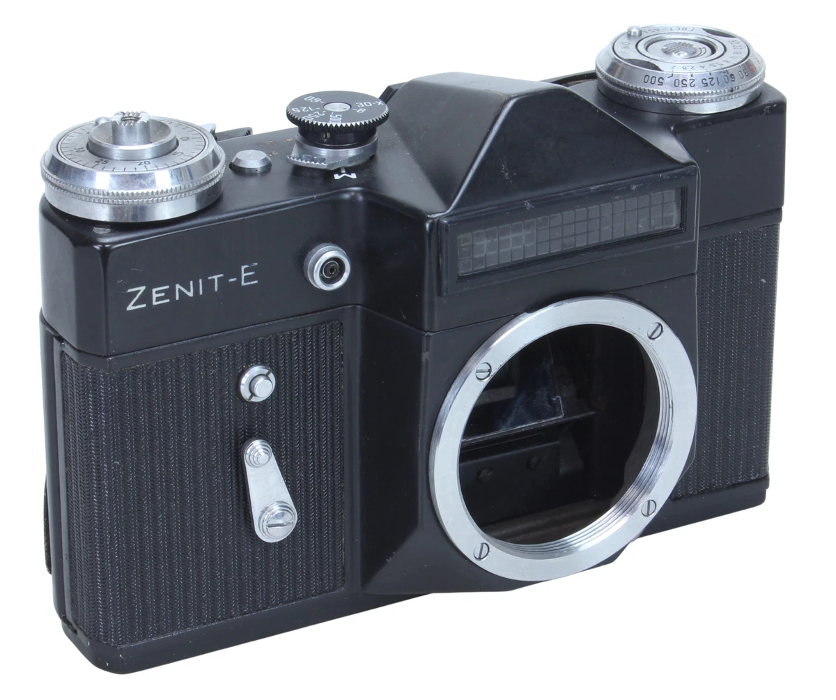 Appareil Photo Argentique Zenit E Avec Objectif Industar 50mm - Noir - Excellent état - Occasion