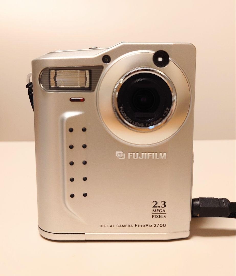 FUJIFILM FinePix2700 デジタルカメラ FUJIFILM FinePix 2700 Digital Camera 2.3 Megapixels Made in