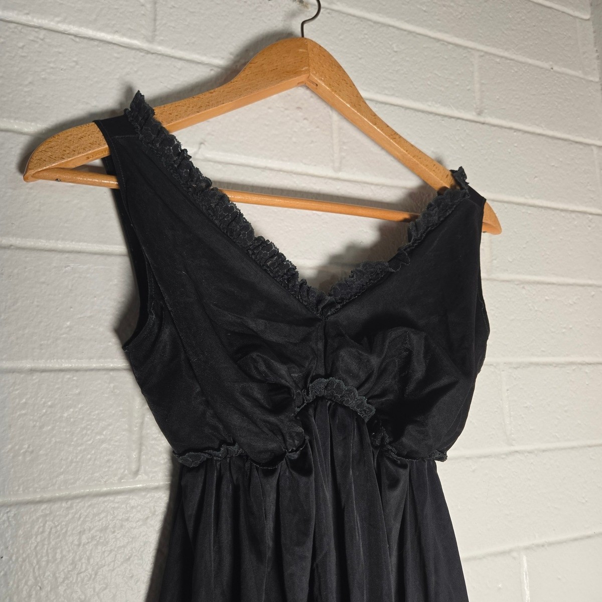 Vtg Shadowline Nylon Nightgown D Medium Lace Empire Waist 60s Dark Romantic View 5