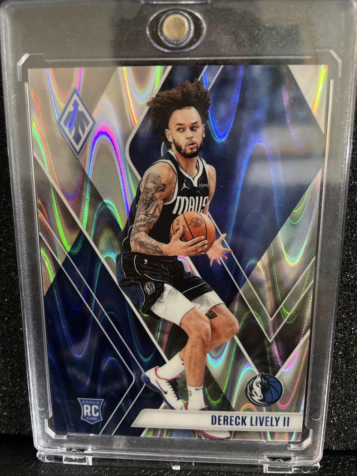 2023-24 Panini Phoenix - Rookies Seismic Refractor #290 Dereck Lively (RC) X/125