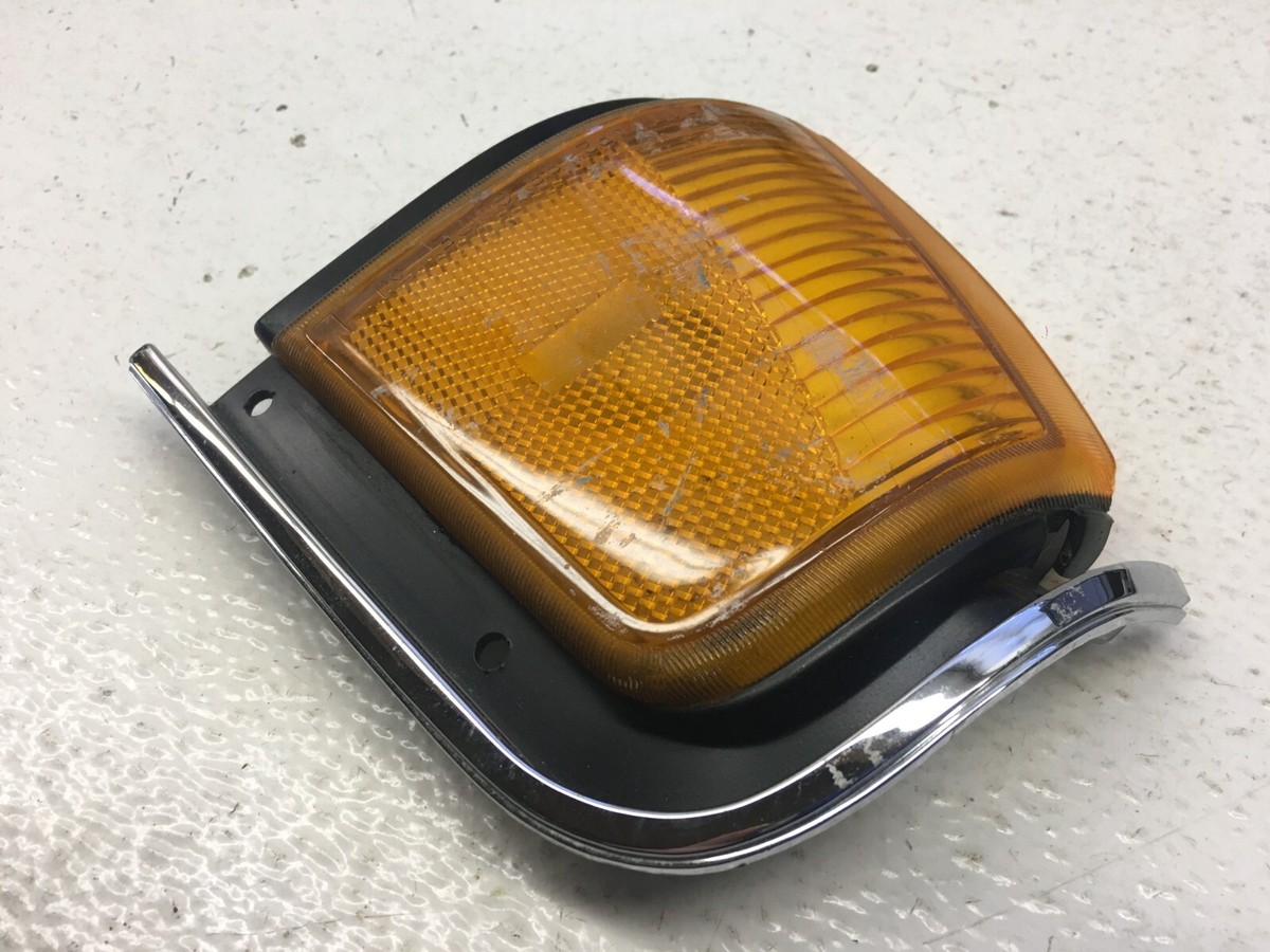 GM NOS 1988 Oldsmobile Firenza LH Cornering Turn Signal Lamp Light