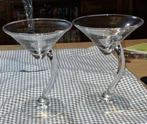 Juego de 2 vasos de martini con vástago desplazado curvo Libbey Swerve vajilla de bar - Imagen 10 de 21